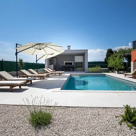 Miamare Luxury With Pool Surrounded By Nature * Opuzen (Dubrovnik-Neretva)
