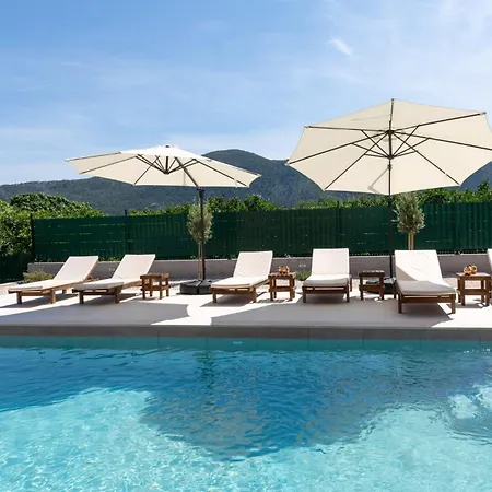 Miamare Luxury With Pool Surrounded By Nature Villa *